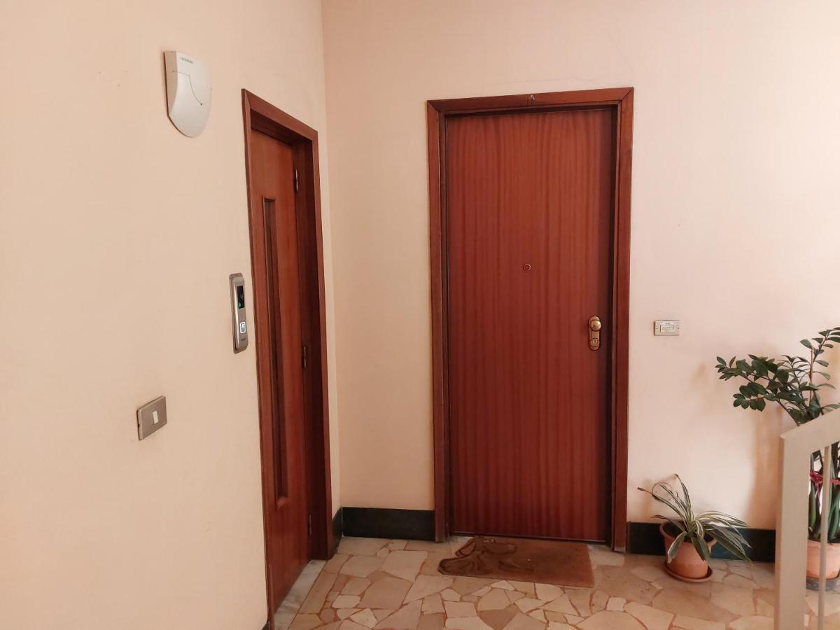 Asti Lovely Apartment מראה חיצוני תמונה