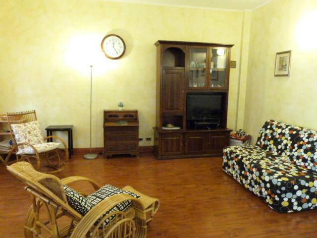Asti Lovely Apartment מראה חיצוני תמונה