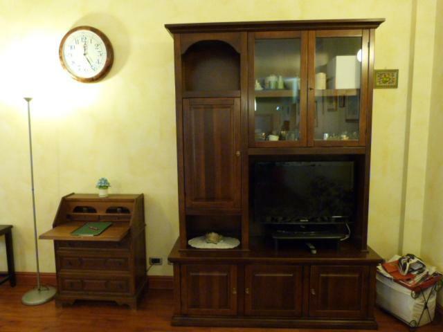 Asti Lovely Apartment מראה חיצוני תמונה